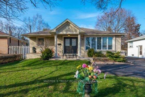A Large Semi Basement Apartment with separate entrance and one parking lot in Detached Bungalow Elgin Mills Bayview, Richmond Hill This spacious apartment features 2 Bedrooms, 1 combined living dining ...