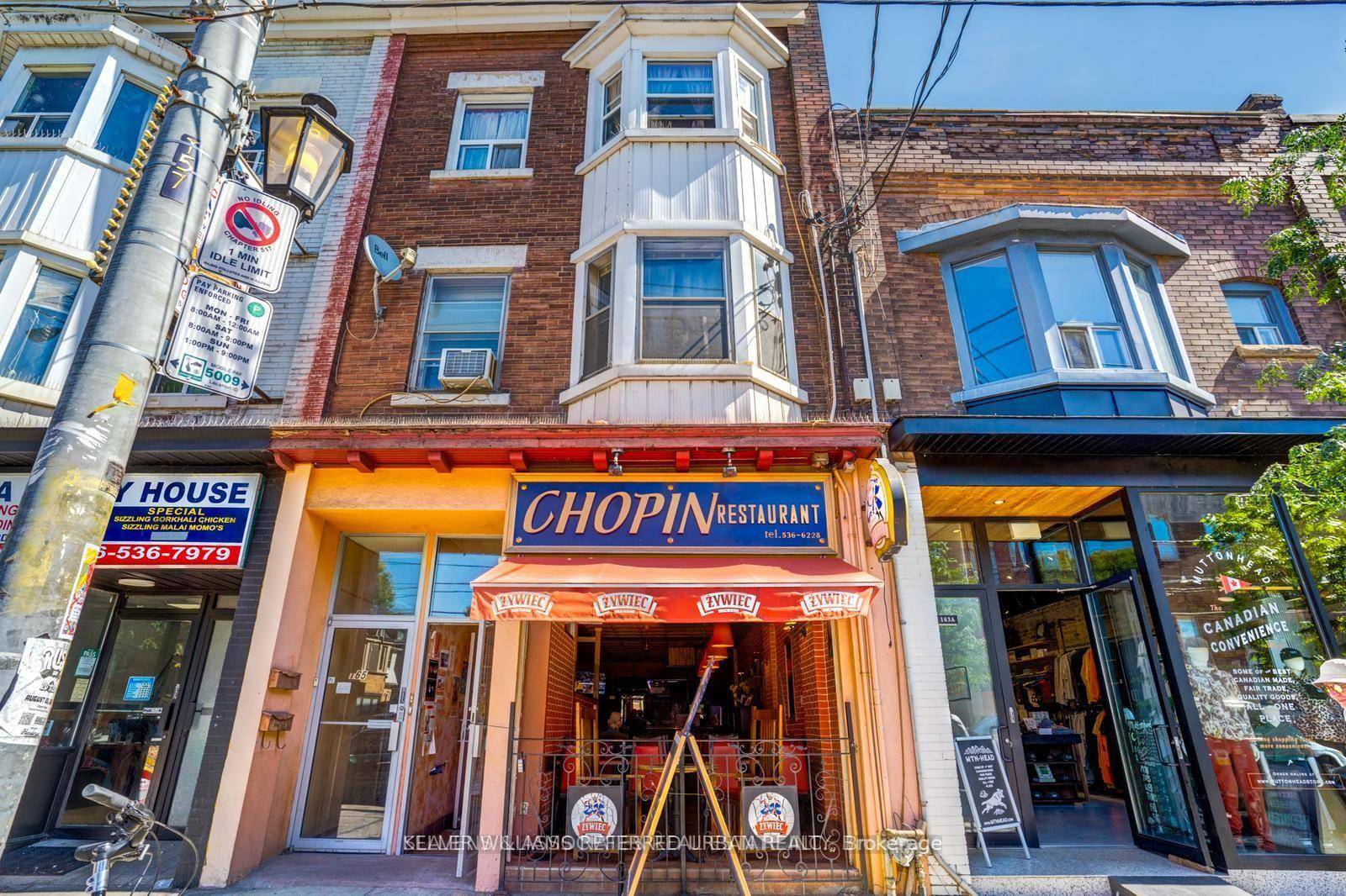 Opportunity knocks in the RONCY VILLAGE.