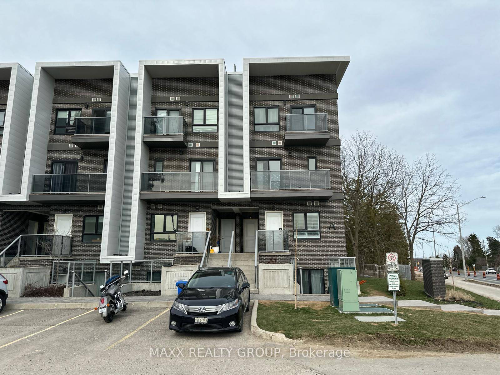 It's a modern over 1500 square foot unit with 2 bedrooms, 2 full bathrooms one with tub amp ; one shower, has laundry and a walk out roof top terrace.