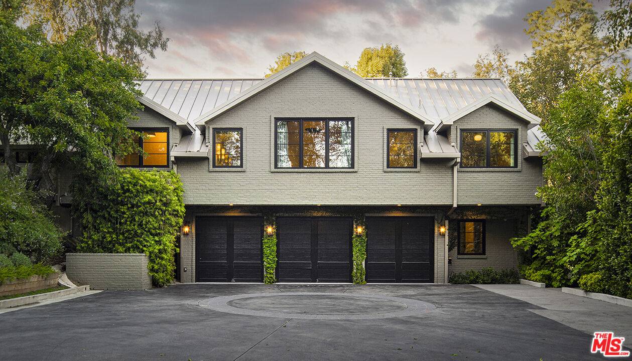 2627   Benedict Canyon Dr 7BR Beverly Hills Post Office | B.H.P.O. La