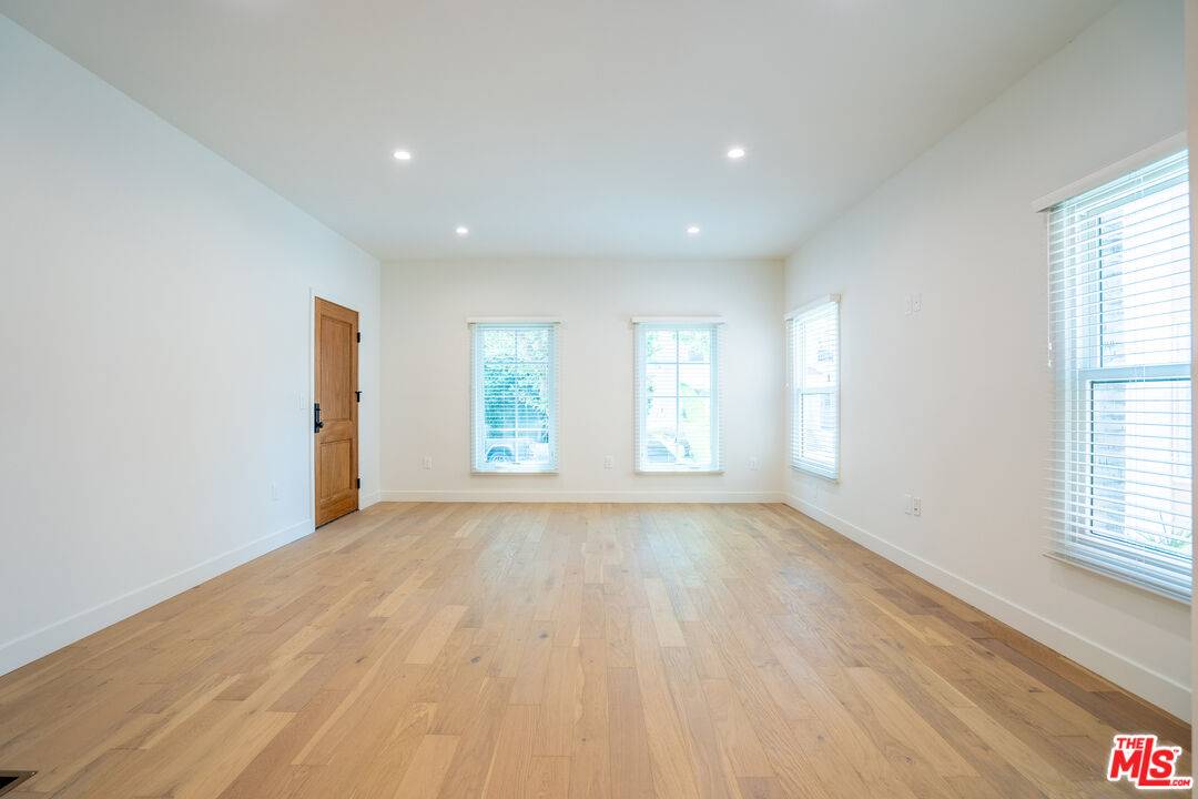 6511 Orange St 2BR Beverly Grove La