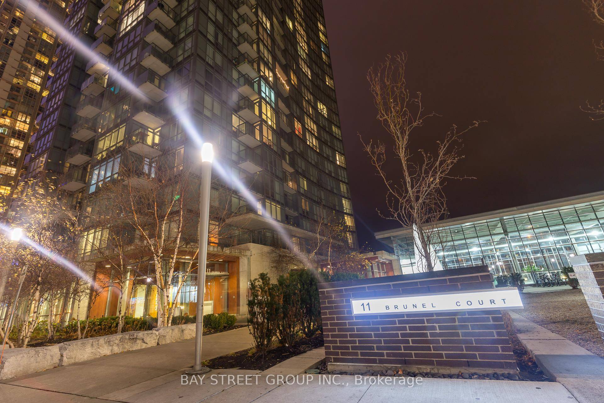 One Of The Best Showing Units At 11 Brunel Crt Luxury Building Close To Gardiner Expressway And Lakeshore Blvd.
