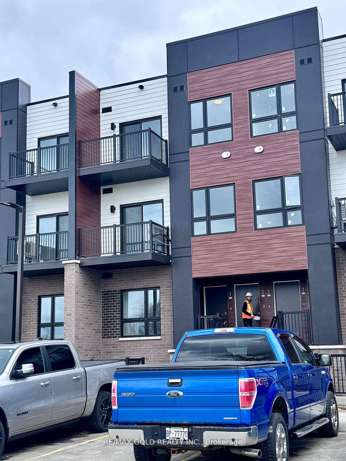 Brand new 2 bed, 3 bath townhome in vibrant Laurentian Commons !