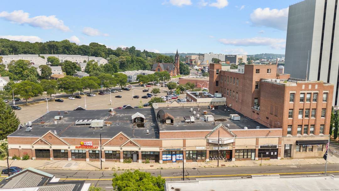 5 Washington St in Norwalk, Connecticut, is a commercial property located in the South Norwalk SoNo district, an area known for its vibrant mix of dining, retail, and cultural attractions.