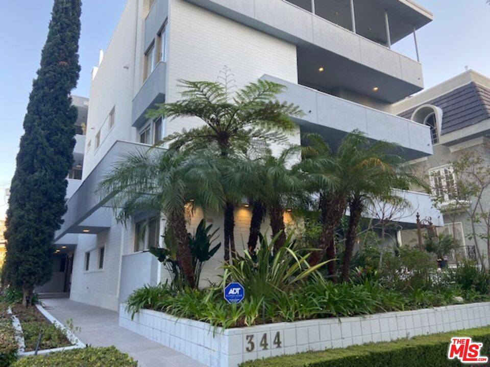 344 N Palm Dr 2BR Beverly Hills Post Office | B.H.P.O. La