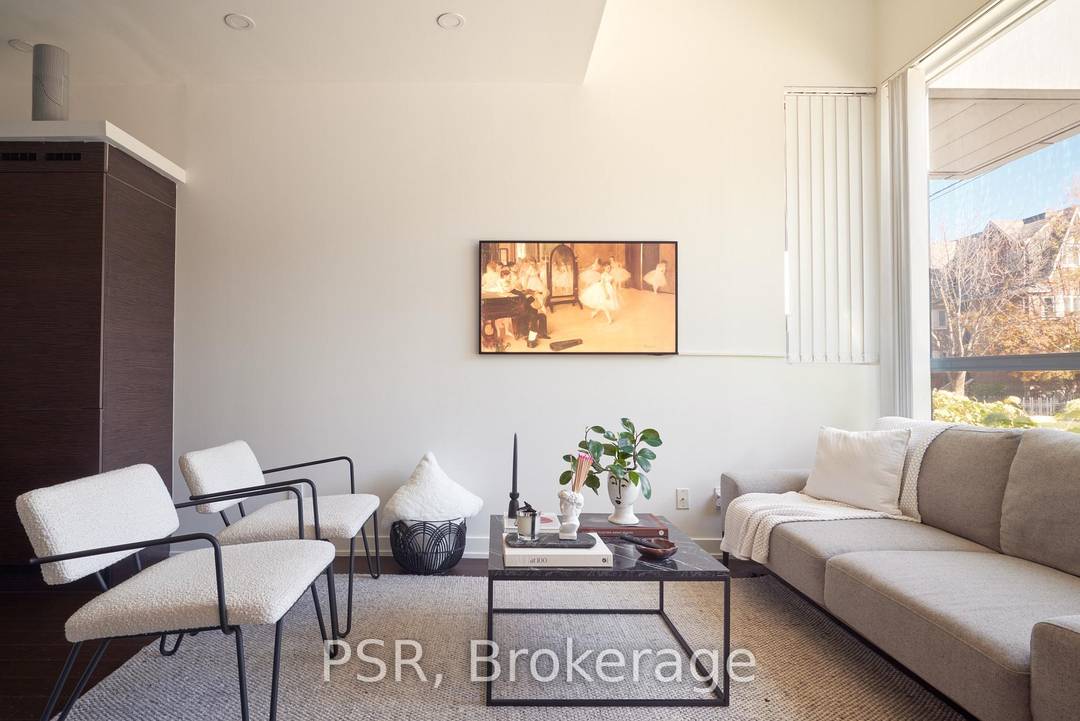 Fully furnished 2 storey townhouse style condo at DNA3 !