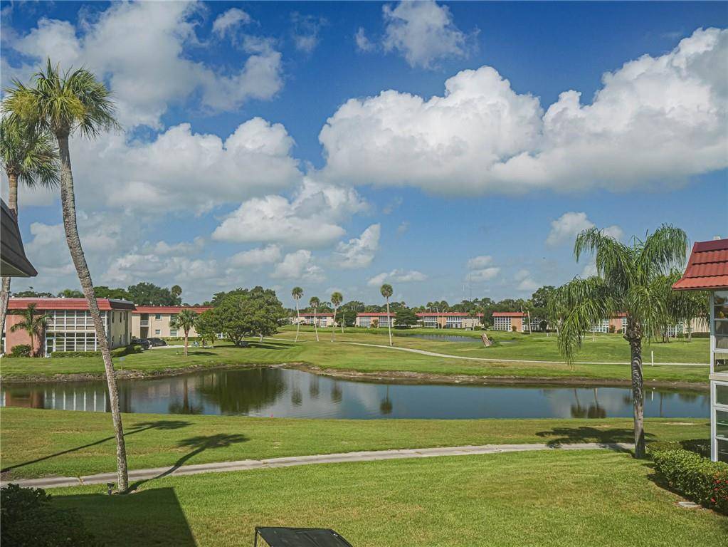 Enjoy the best of 55 living in this beautifully maintained 1 bed 1.