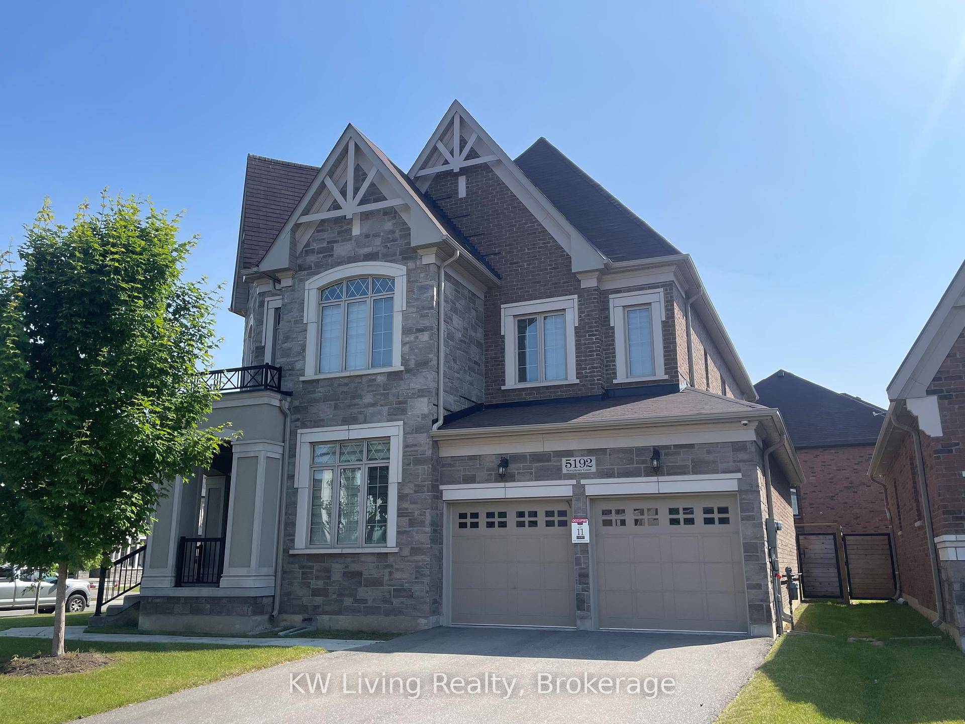 Luxurious Executive Corner Home, In A Prestigious Court In Mississauga Rd.