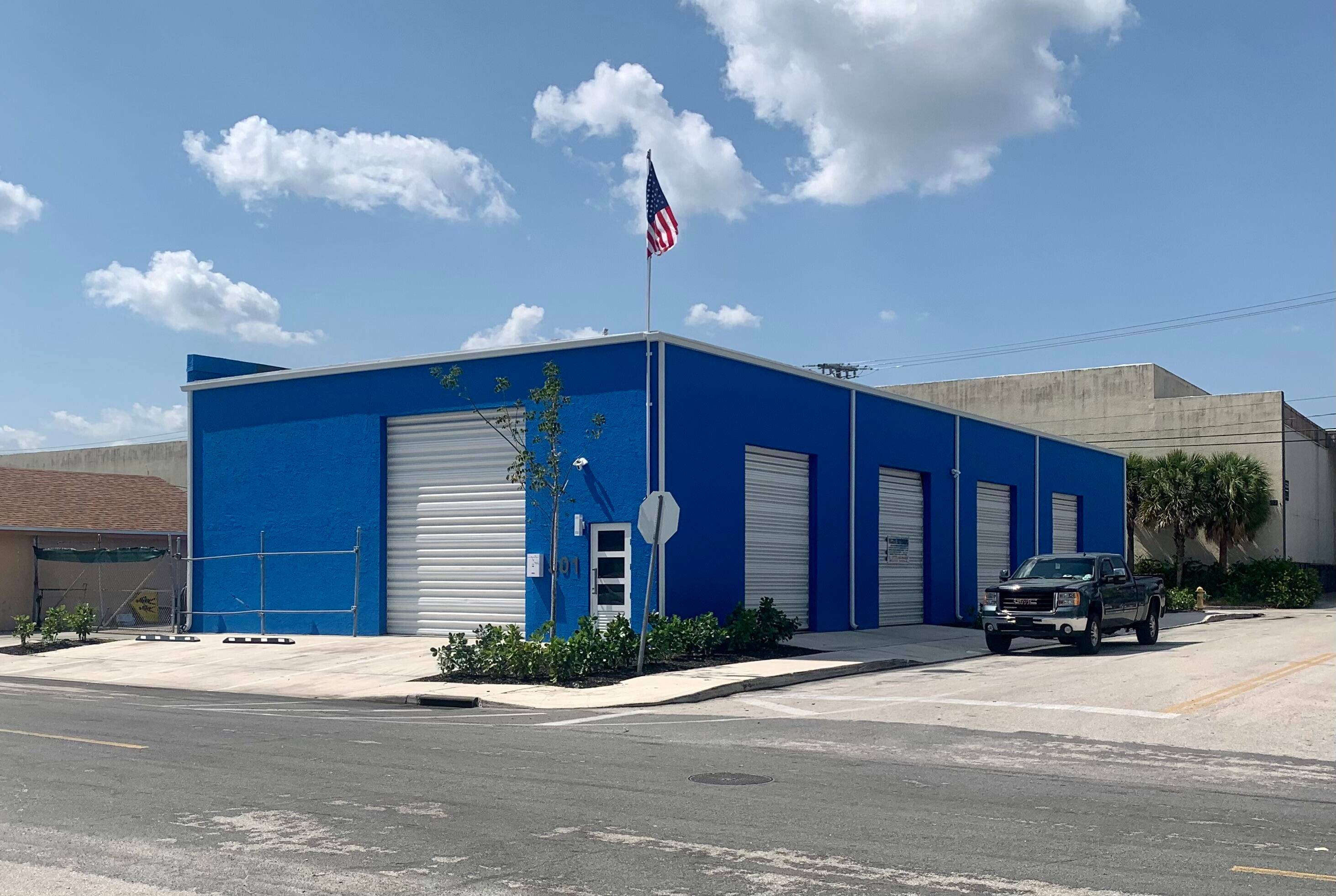 1, 170 SF Available 39' X 30' NO MECHANIC1 year minimum lease, long term availabilityFirst, Last and Security.