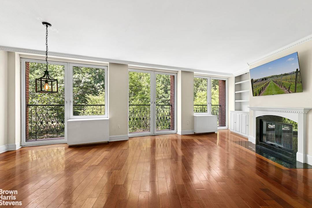 Direct Morningside Park views !