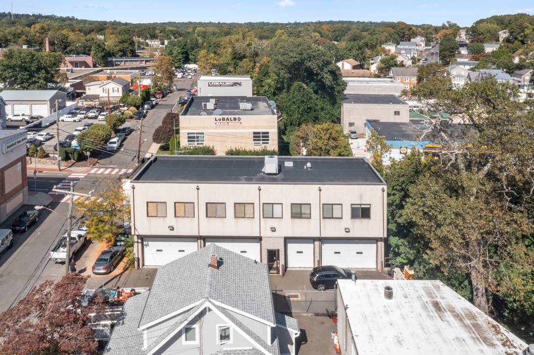 Turnkey Industrial Commercial Investment Opportunity 23 Ryan Street, Stamford, CT Built in 2007, this 5, 700 sq.