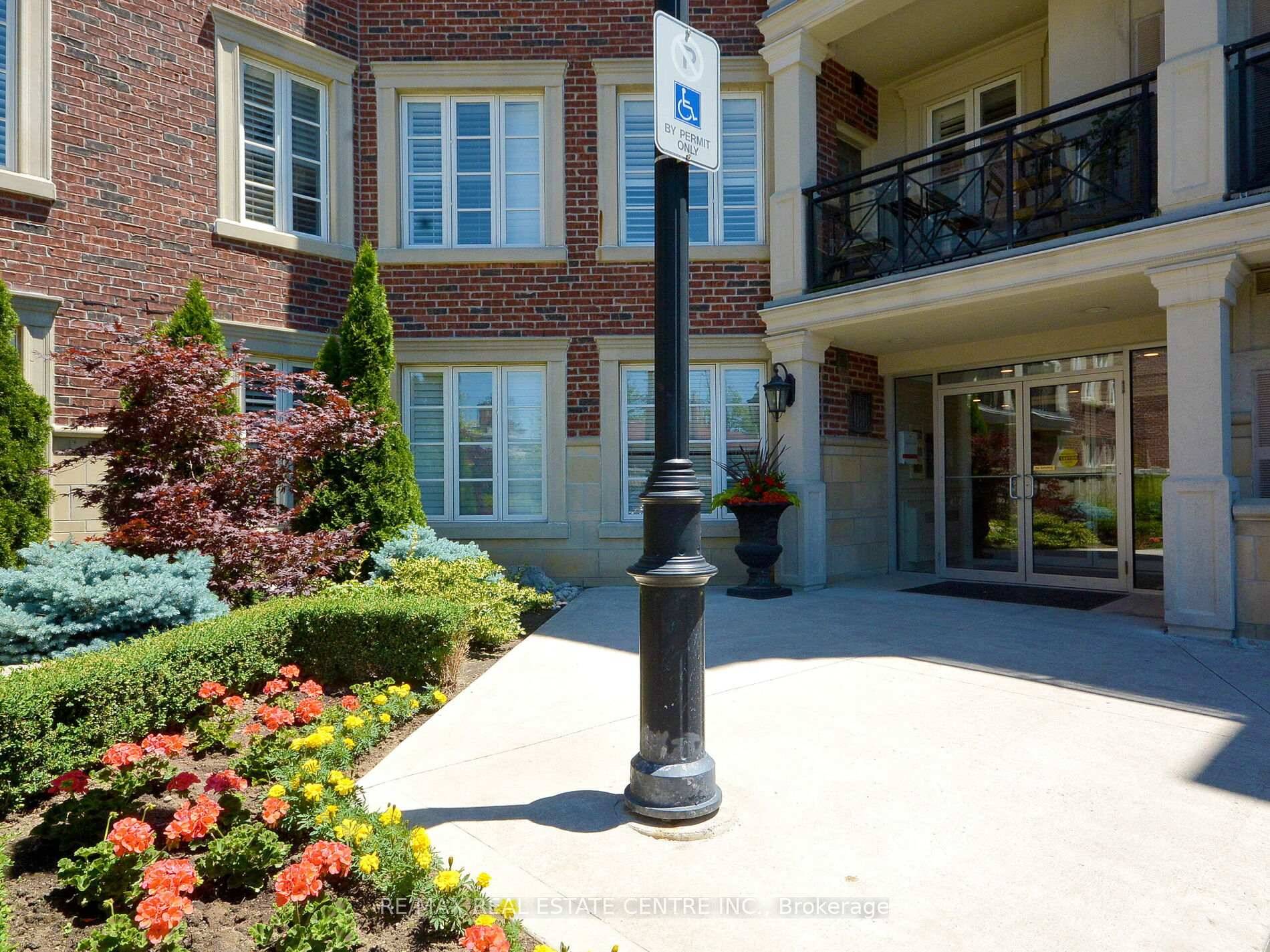 Welcome to Desirable Applewood Terrace Residences.