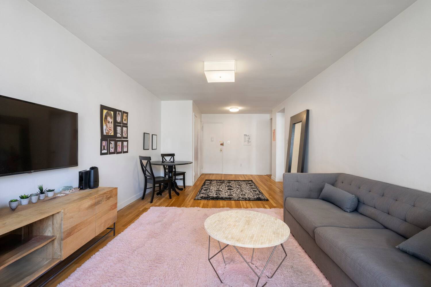 1 Bedroom for Sale at 25 West 13th Street, New York City Welcome to your new home in the heart of Greenwich Village !