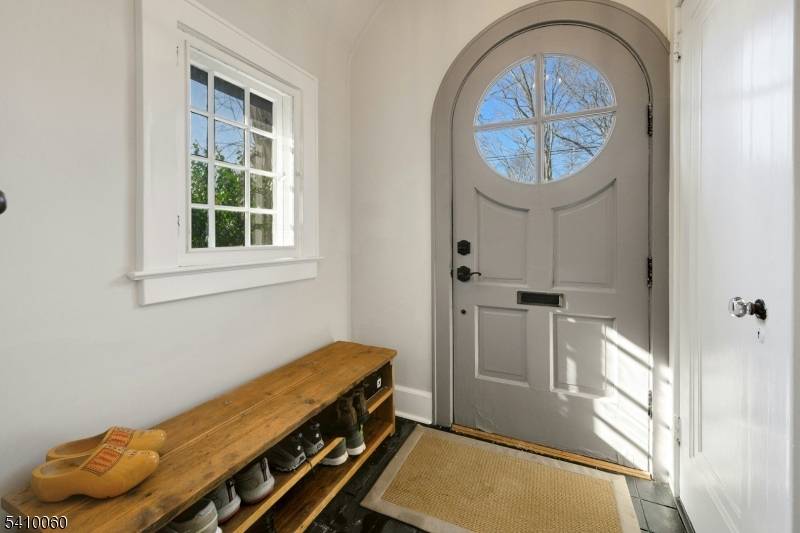 Fantastic, newly renovated 4 bedroom, 2.