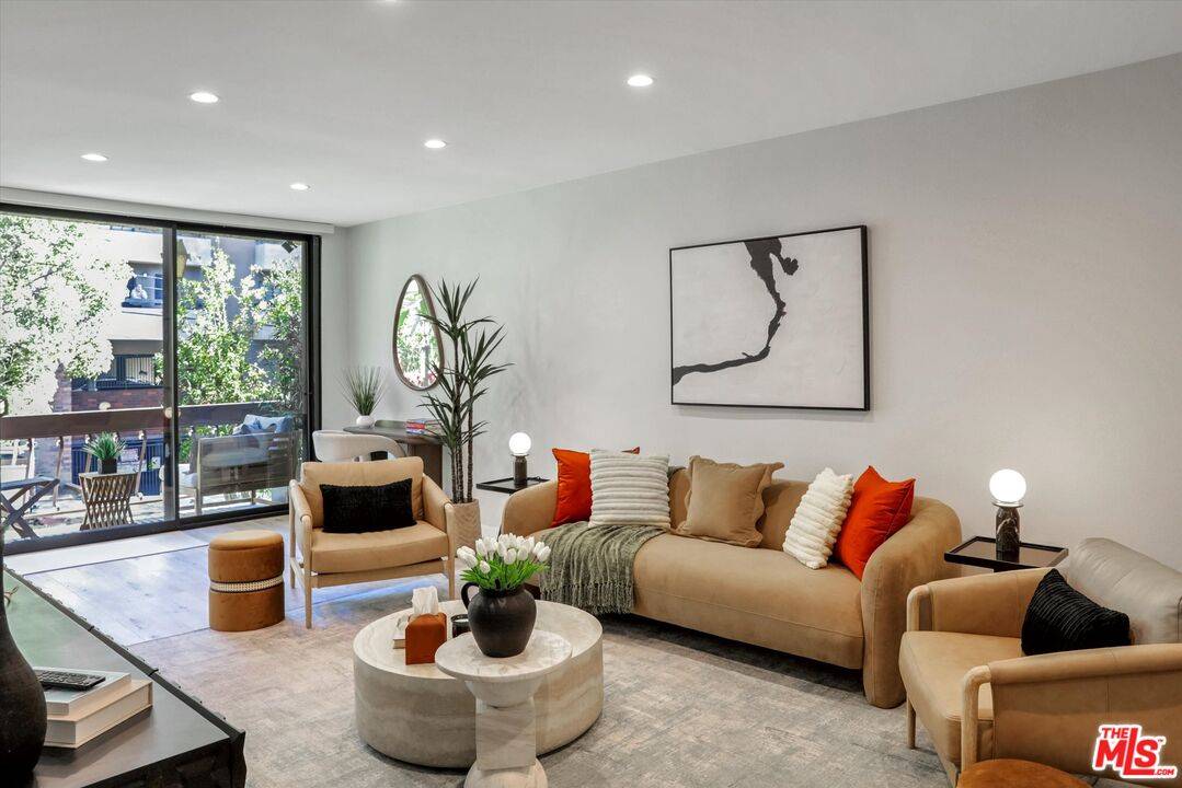 7300   Franklin Ave 1BR Hollywood Hills East La