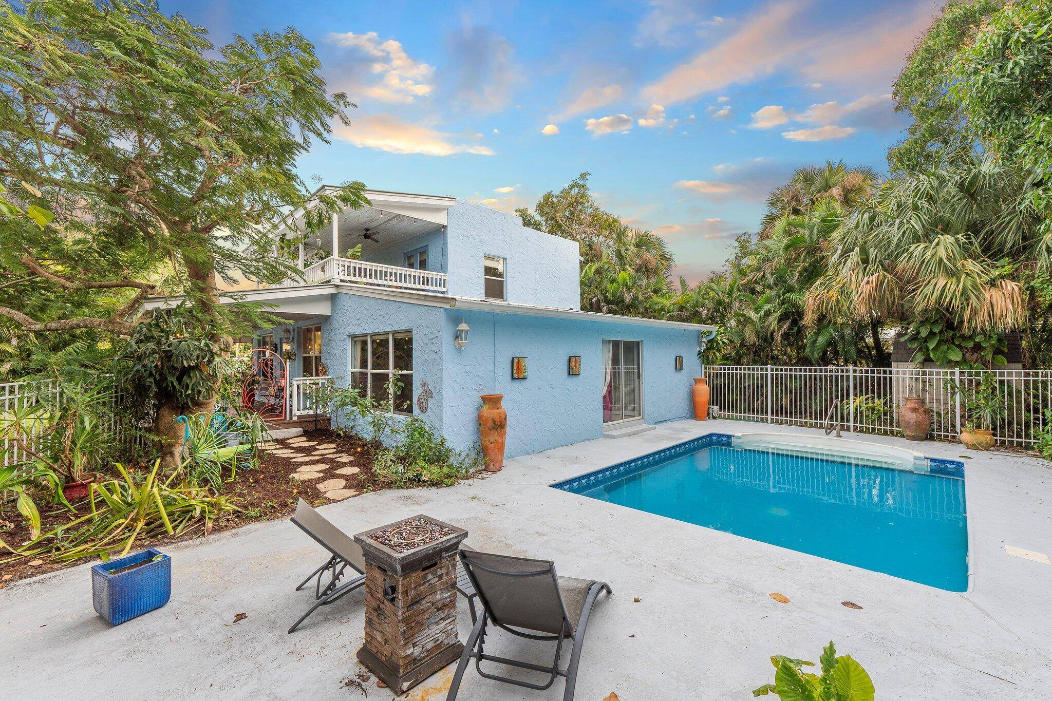 Charming Old Florida Gem in Downtown Stuart !