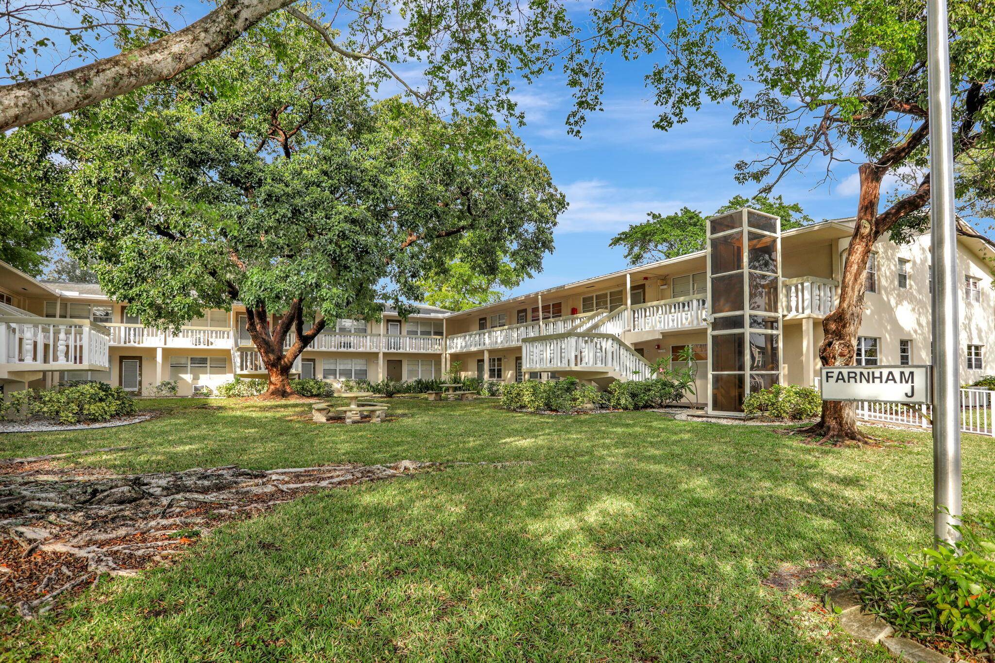 This stunning meticulously maintained second floor corner unit offers an abundance of natural light, thanks to its additional windows on both sides.