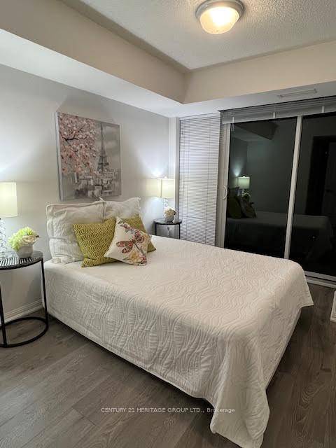 Luxury 1 Den Condo Unit At The Ivory Condo By Plaza Corp.