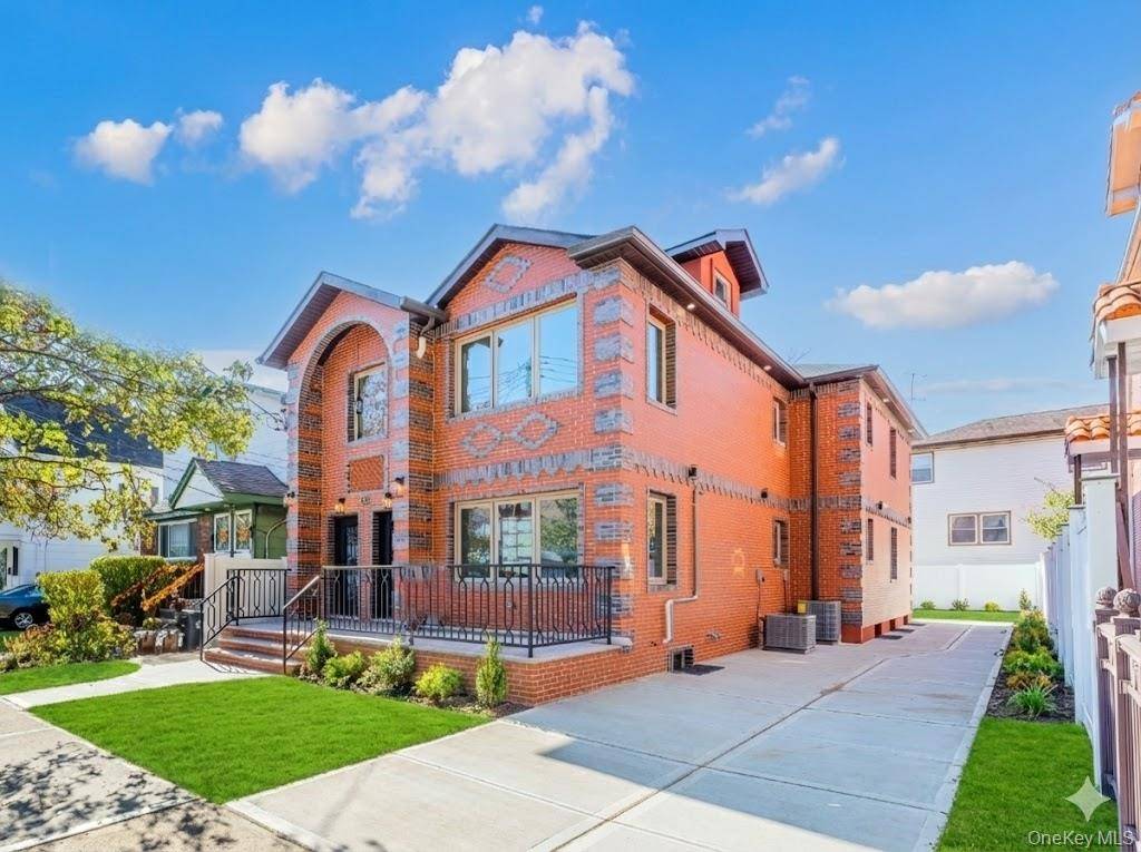 RARE FIND MASSIVE 4 BEDROOM UNITS EACH FLOOR IN PRIME LOCATION !