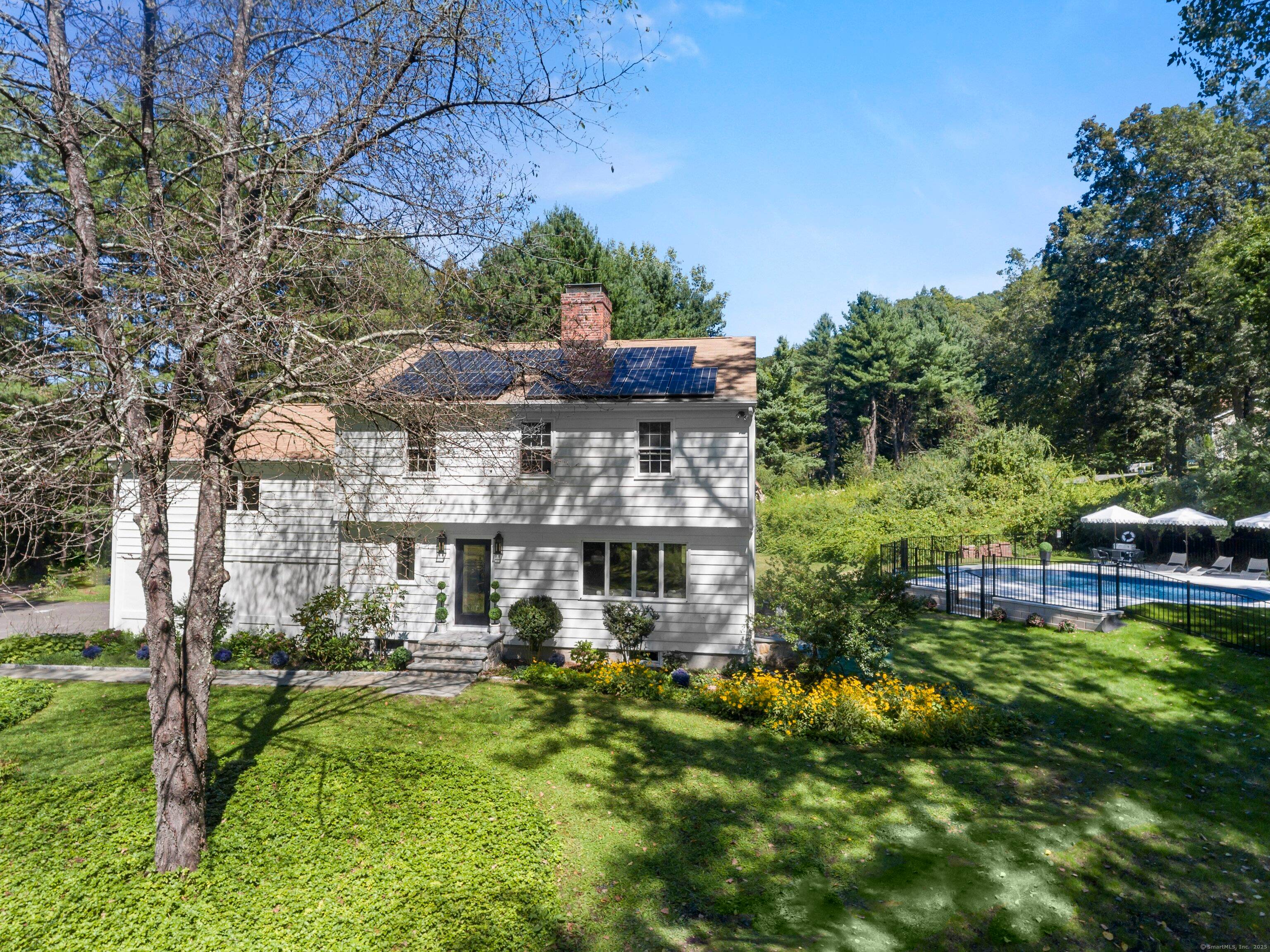 Get ready to unpack and enjoy the lifestyle you've always dreamed of at 15 Limekiln Road where modern elegance meets comfort in a beautifully renovated, move in ready home !