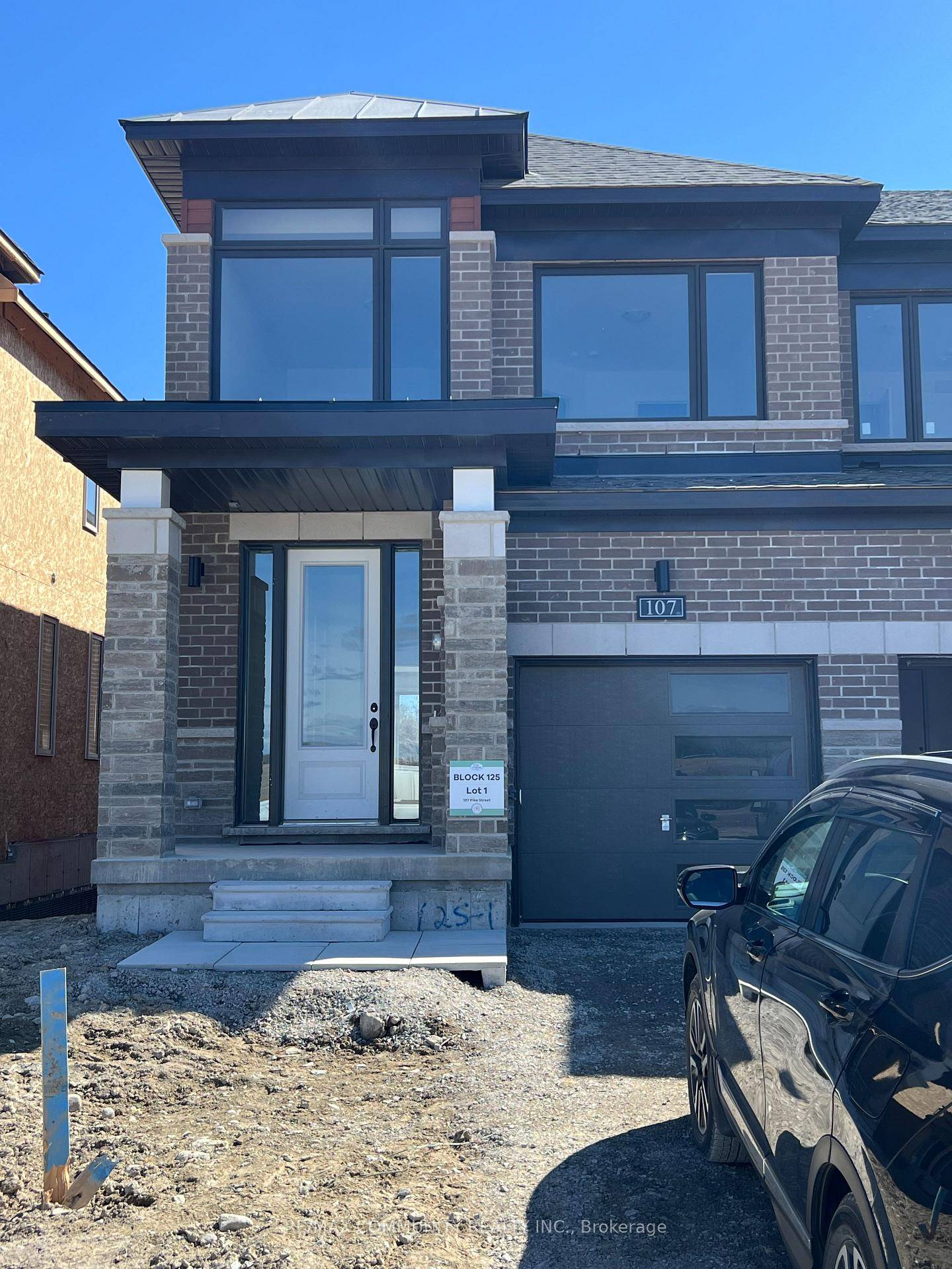 AWARD WINNING TOWNHOME DESIGN AT NATURE'S EDGE !