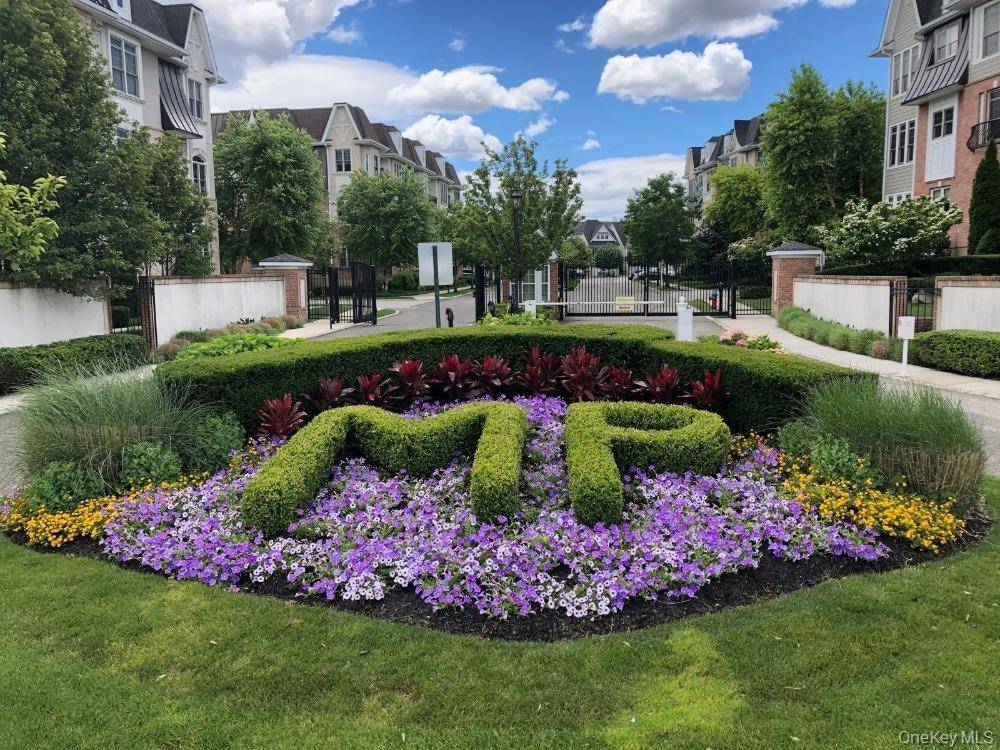 Welcome to luxury living at Meadowbrook Pointe in Westbury, NY !