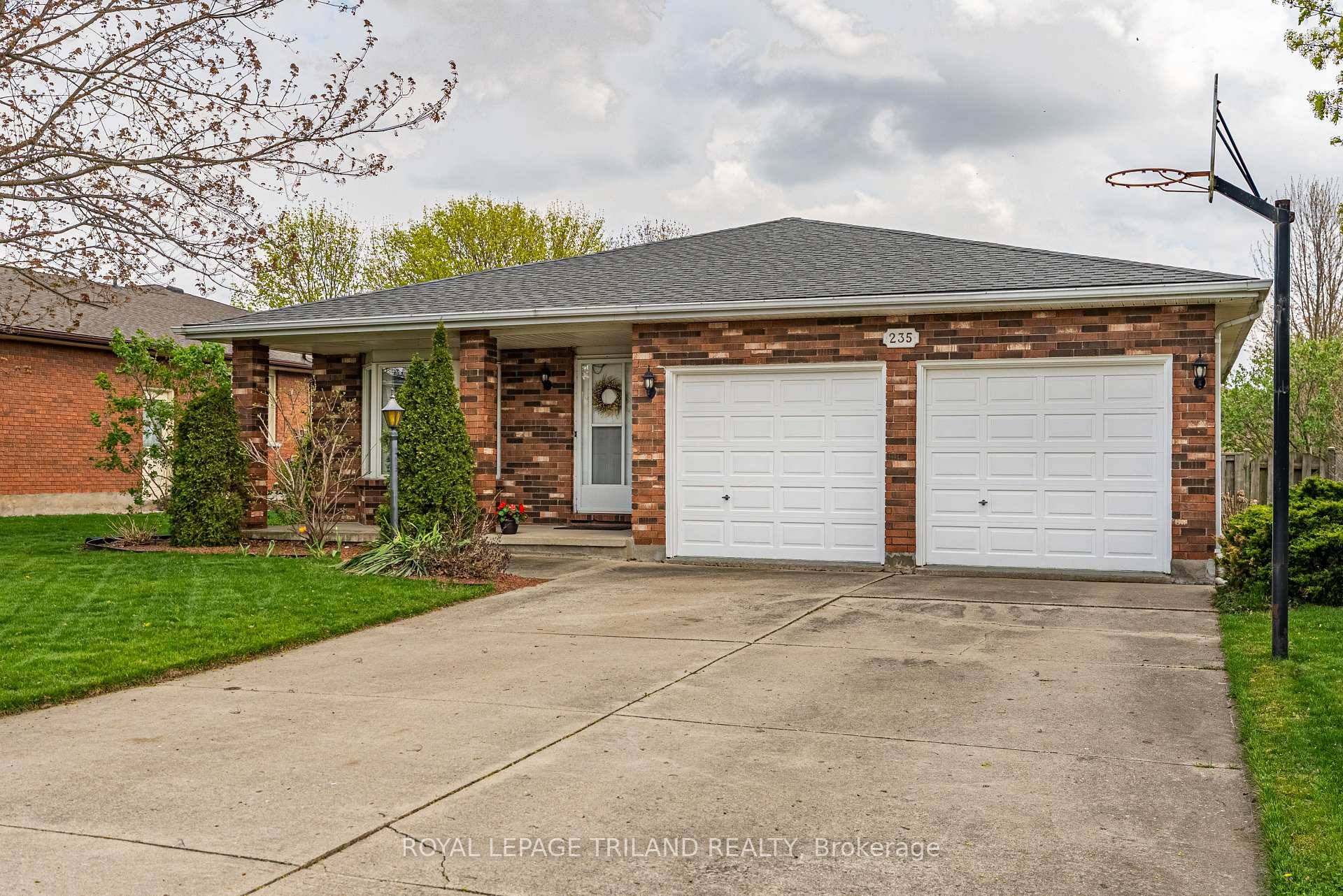 Welcome to 235 Mitchell Avenue, an exceptional 4 level backsplit nestled in one of Dorchester's most sought after neighbourhoods.