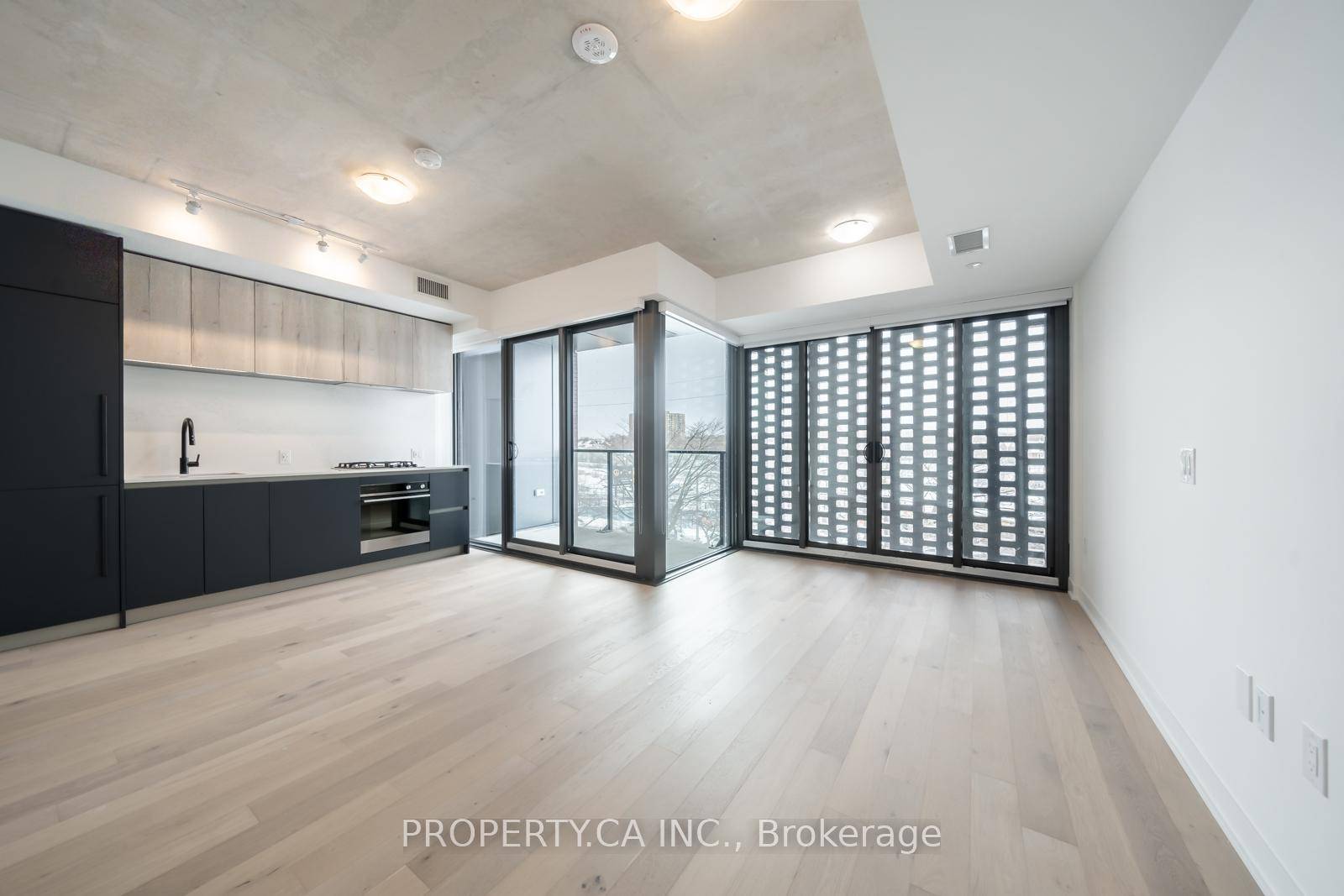 Welcome to unit 407 at 2625 Dundas St W, a stylish and modern studio in the heart of The Junction !