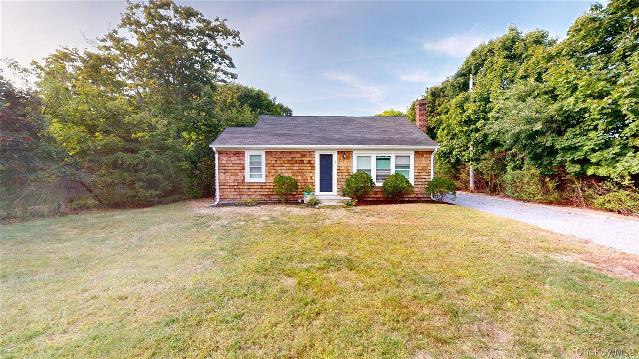 Charming ranch w 3 bedrooms, 1 full bath, kitchen and living room.
