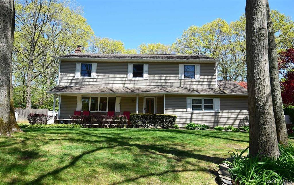 Beautiful Colonial with Amazing Country Club Backyard !