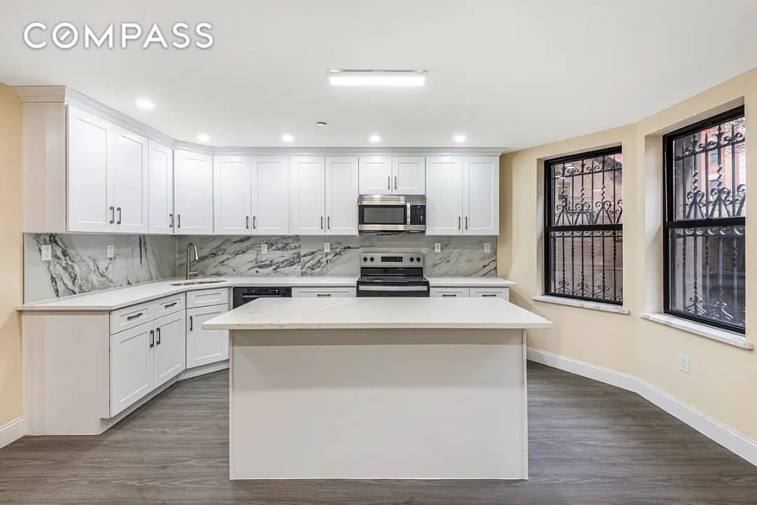 This fully renovated 18. 5 feet wide single family townhouse could be the dream home you have been looking for or it presents a fantastic investment opportunity.