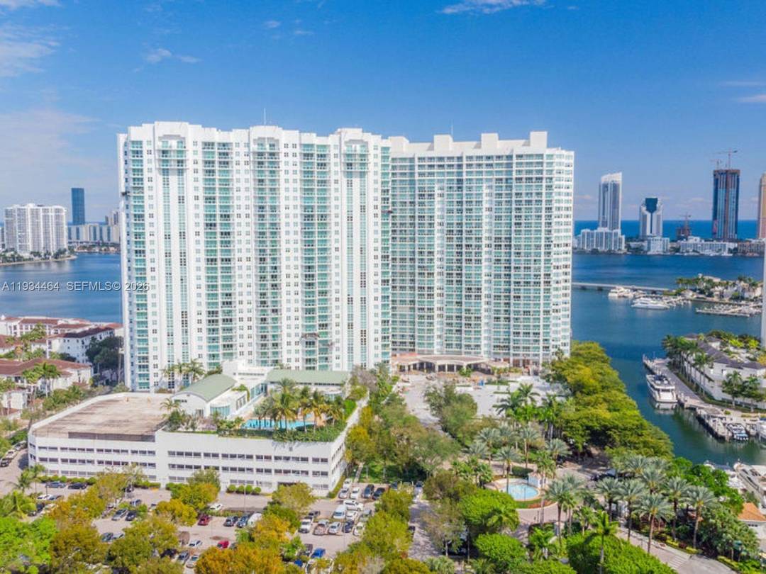 Live the Peninsula II lifestyle in this stunning 3 bedroom, 3.