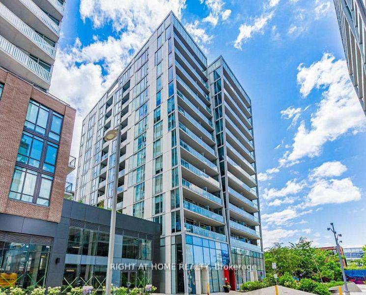 Spacious and sought after 2 Den, 2 Bath corner unit In the trendy Riverside Square Condos !