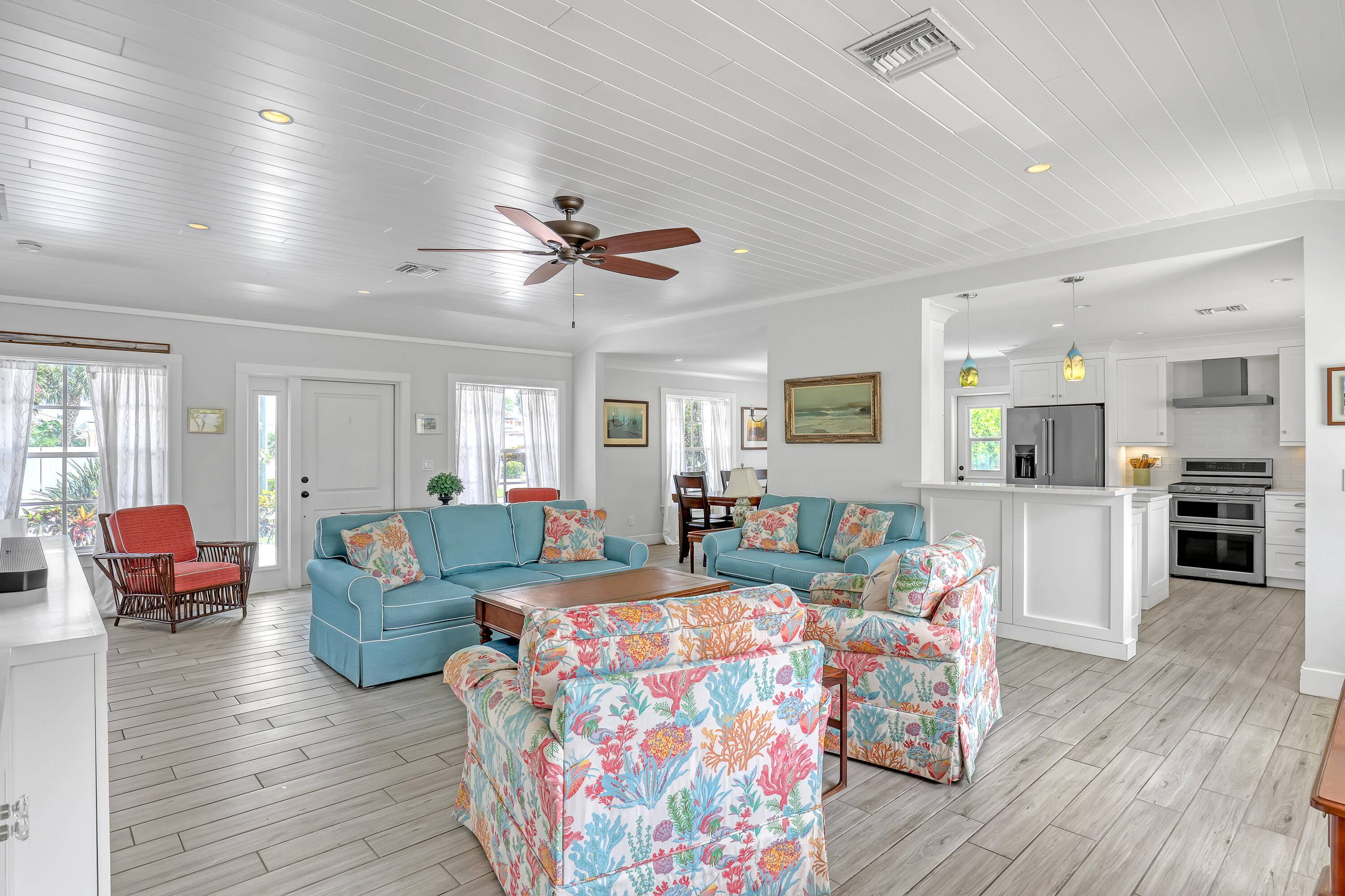 Welcome to paradise in Palm Beach Shores ''The Best Little Town in Florida'' !