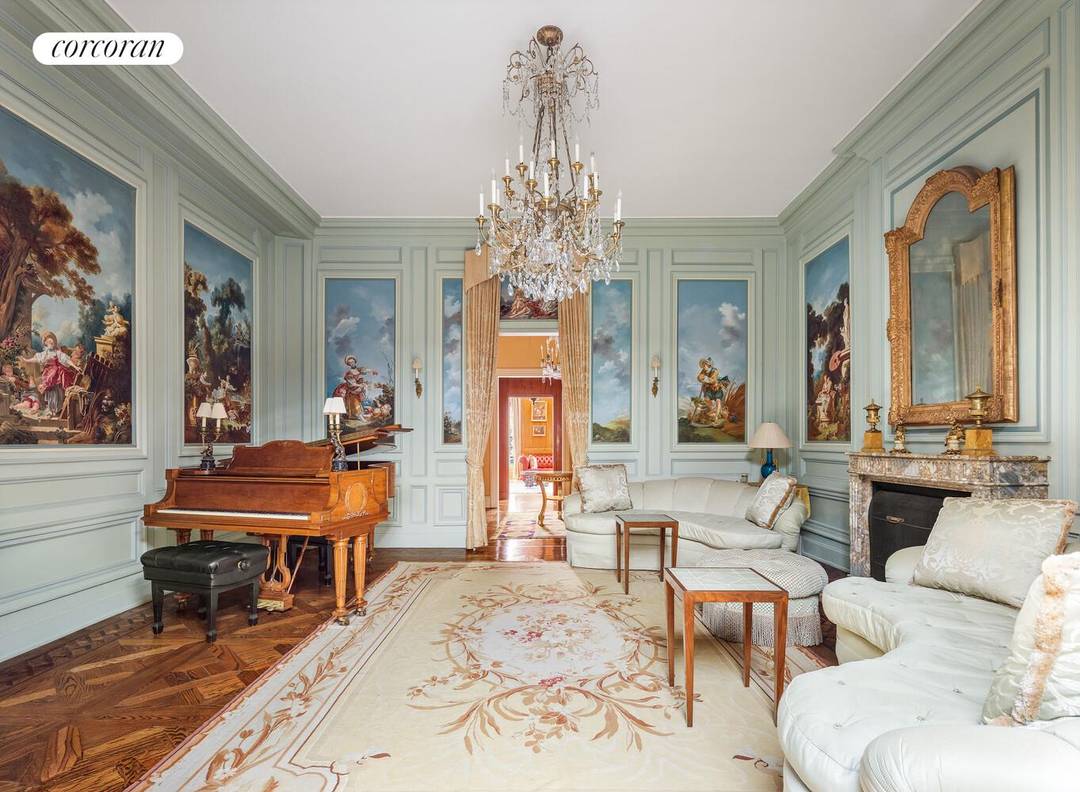 163 East 64th Street is an extraordinary historic residence located on one of Manhattan's most prestigious and picturesque townhouse blocks.