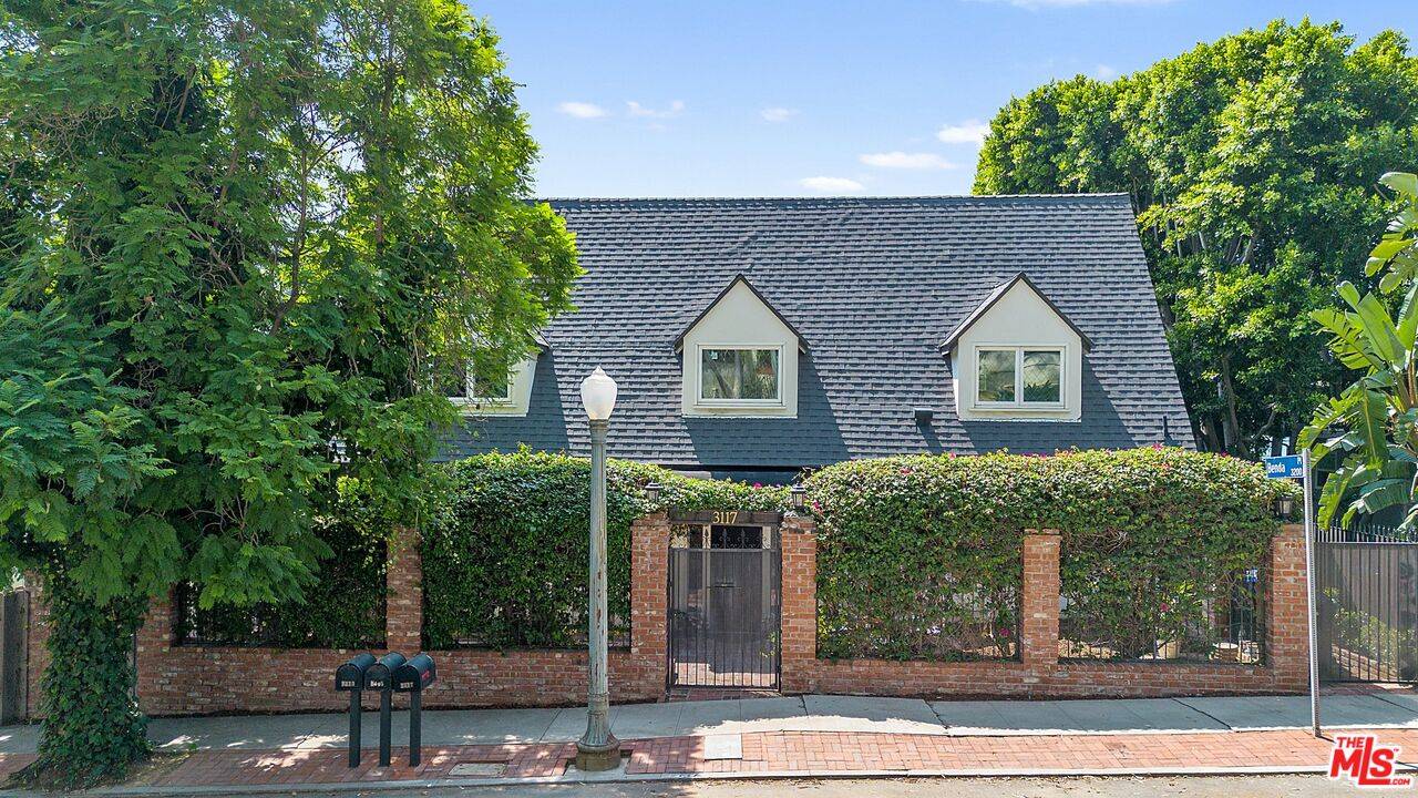 3115   Hollycrest Dr Hollywood Hills East LA