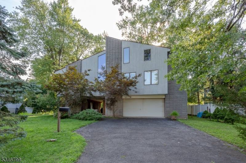 Incredible one of a kind property designed, built, and cared for by its architect owner as a stunning ode to modernism w exceptional craftsmanship, high quality building materials, minimalist design, ...