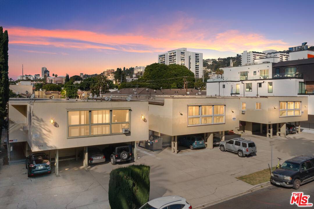 1015  N Croft Ave 10BR Sunset Strip La