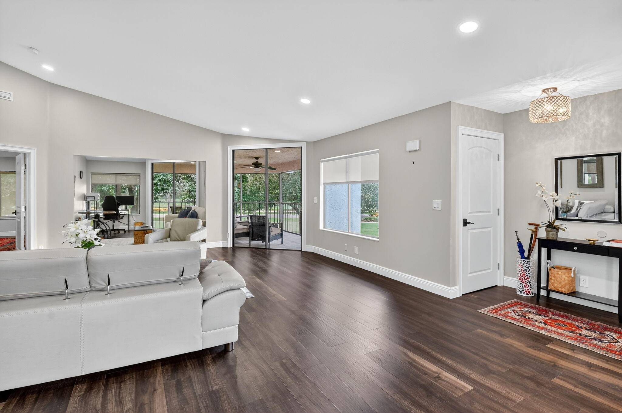 Magnificent 2bedroom 2bath plus den condo withsurrounding golf, lake, views.