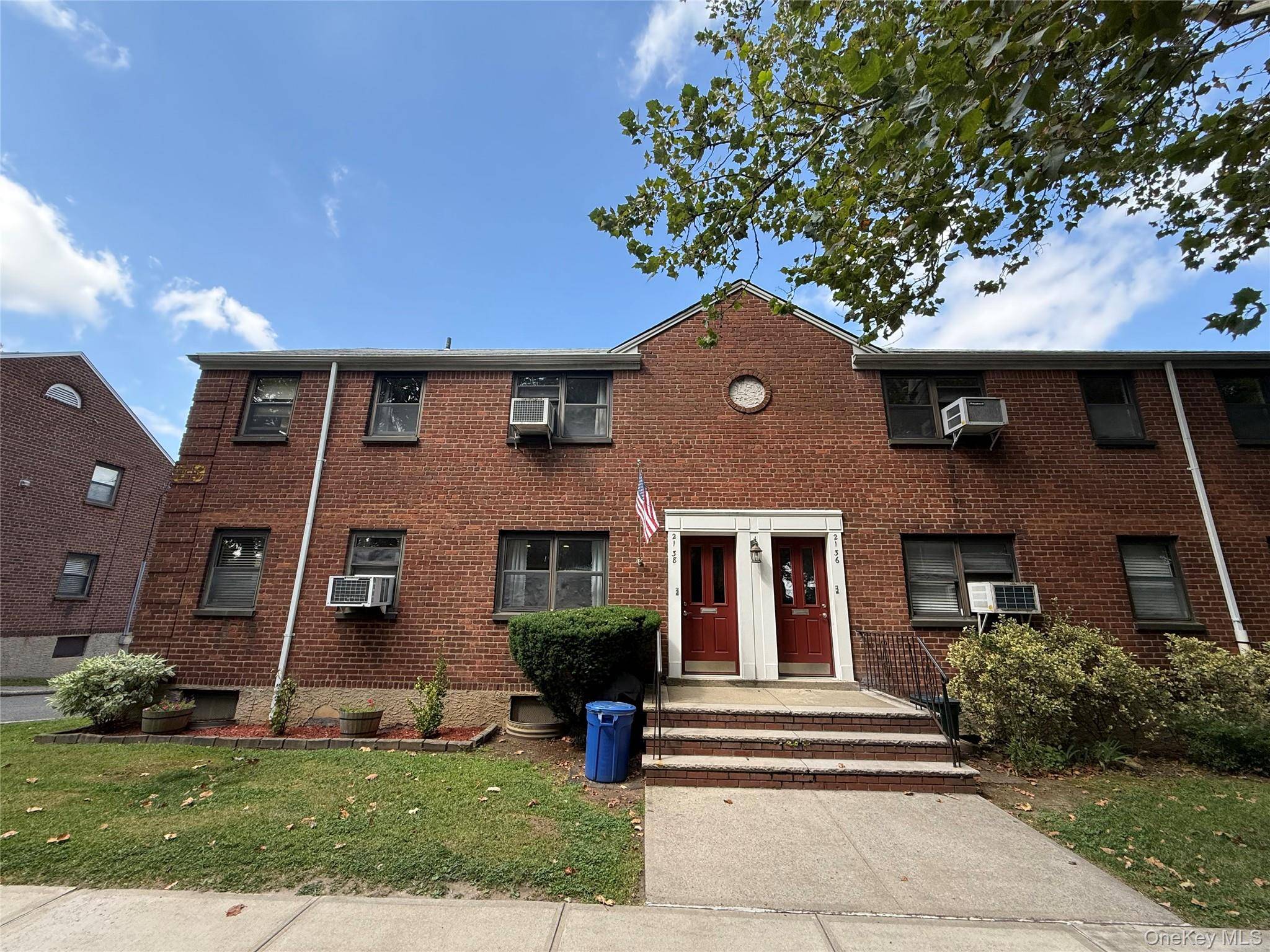 Welcome to this sun filled two bedroom, one bathroom co op in the highly sought after Clearview Gardens community.