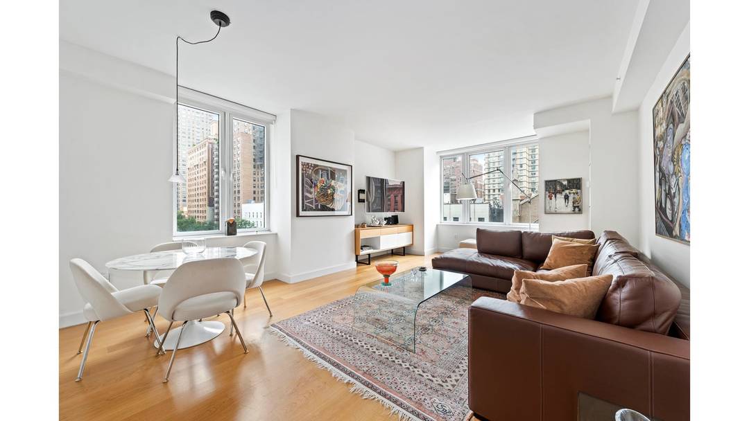 Welcome to 408 East 79th Street, Unit 5A your future oasis in the heart of the Upper East Side !