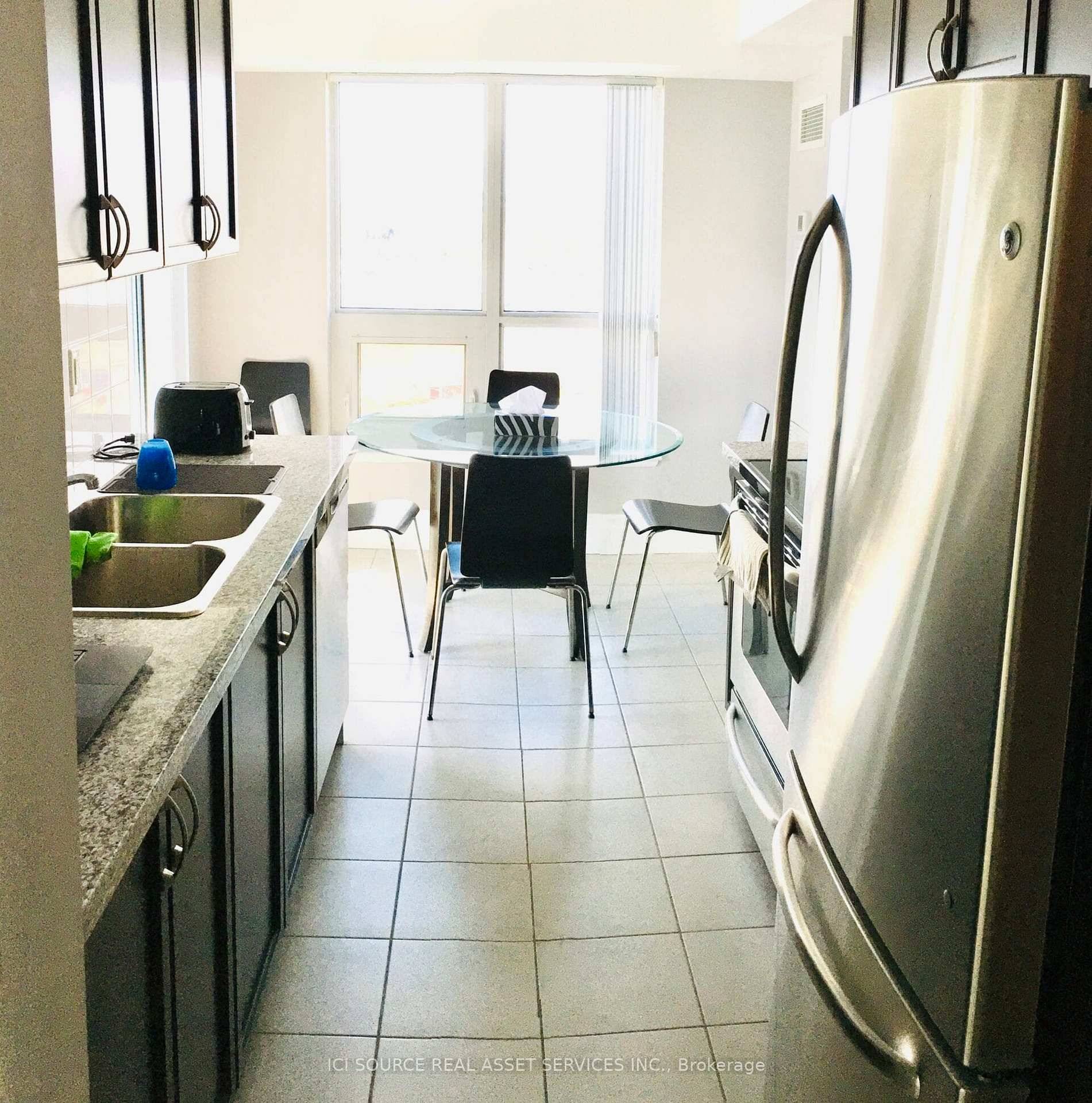 The condo is located in Erin Mills, Mississauga.