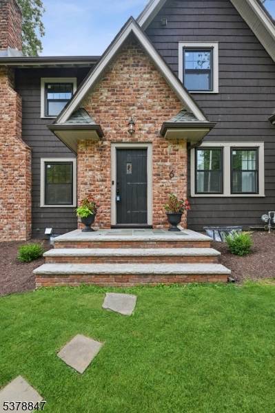 Welcome to this fully reimagined Tudor style home in the sought after Burnham Park neighborhood.