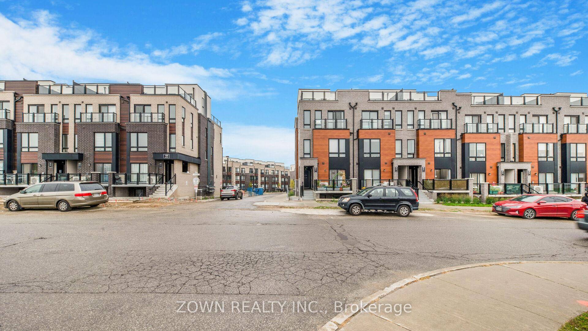 Beautiful 2 Bedroom End Unit Townhome in the Prestigious Malvern Community !