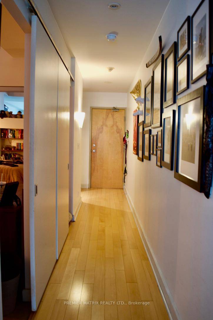 August 1 Move In Live In The Heart Of Downtown At The Soho Metropolitan Hotel amp ; Residences.