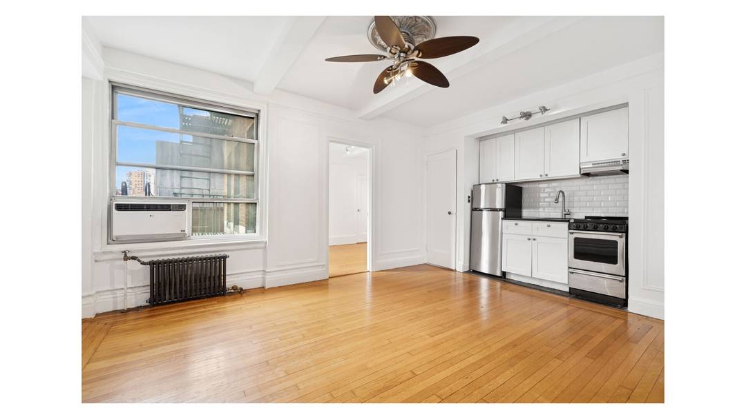 LOW MAINTENANCE. BRIGHT OPEN VIEWS.