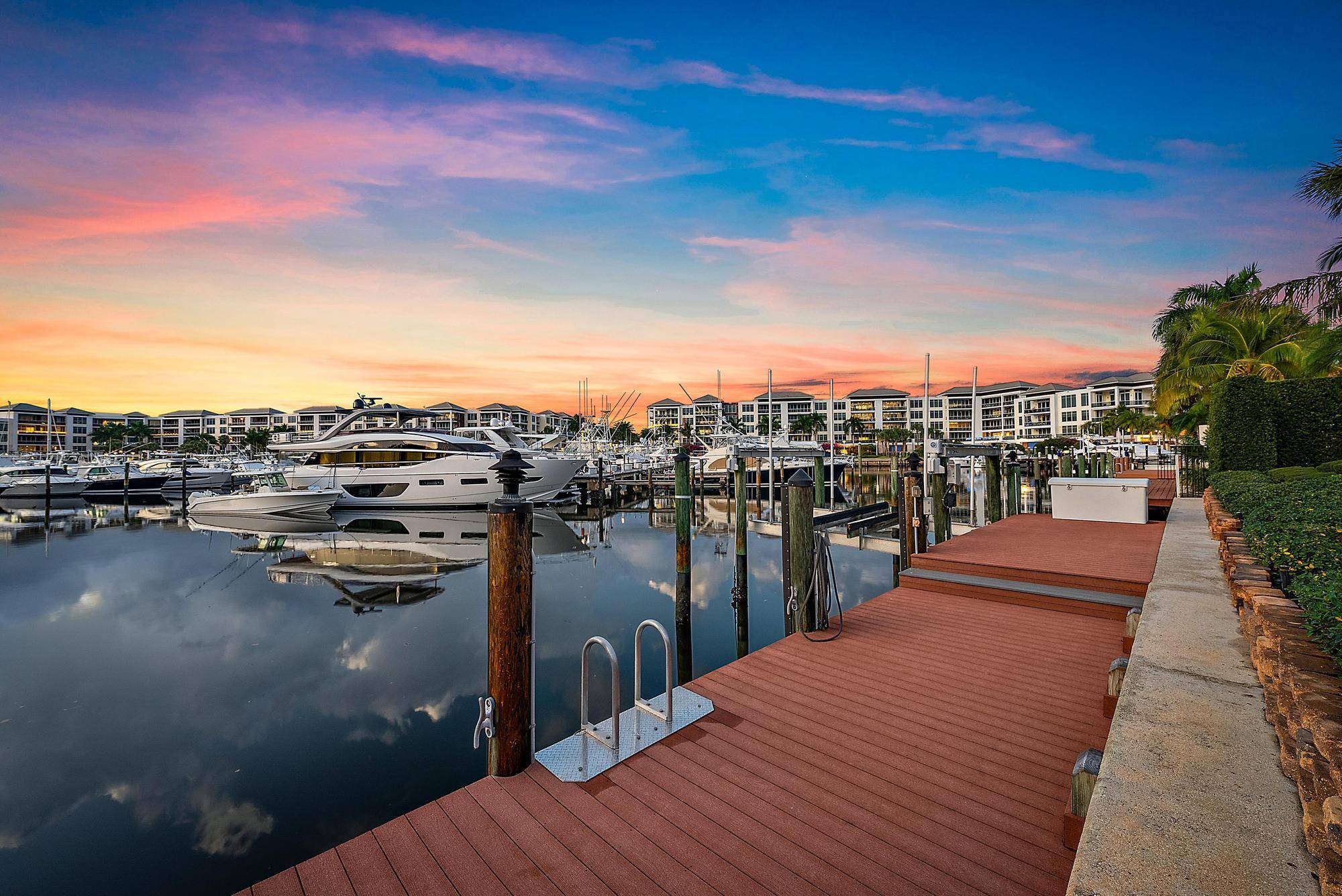 Located in the heart of Palm Beach Gardens, this residence is an incomparable opportunity combining a deep water boating lifestyle with full club community privileges to the exclusive Frenchman's Creek ...