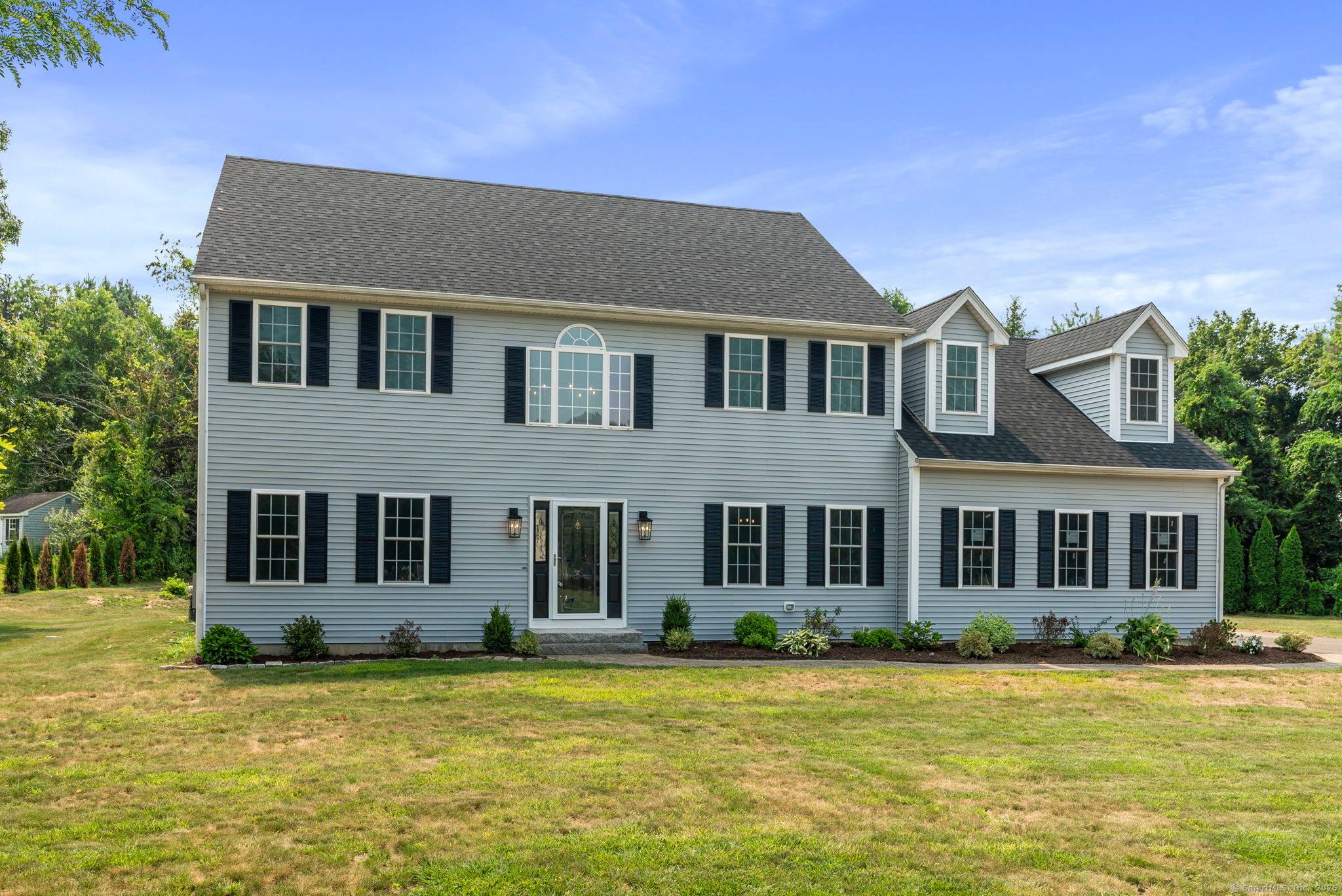 Welcome to this beautifully updated colonial on quiet cul de sac in desirable So Glastonbury.