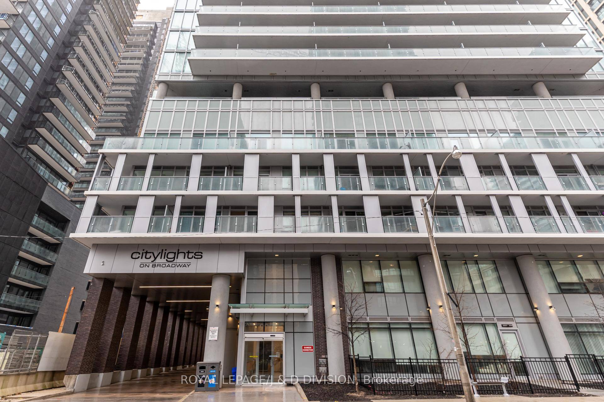Welcome to Citylights on Broadway, located in the heart of Toronto's dynamic Yonge Eglinton neighbourhood.