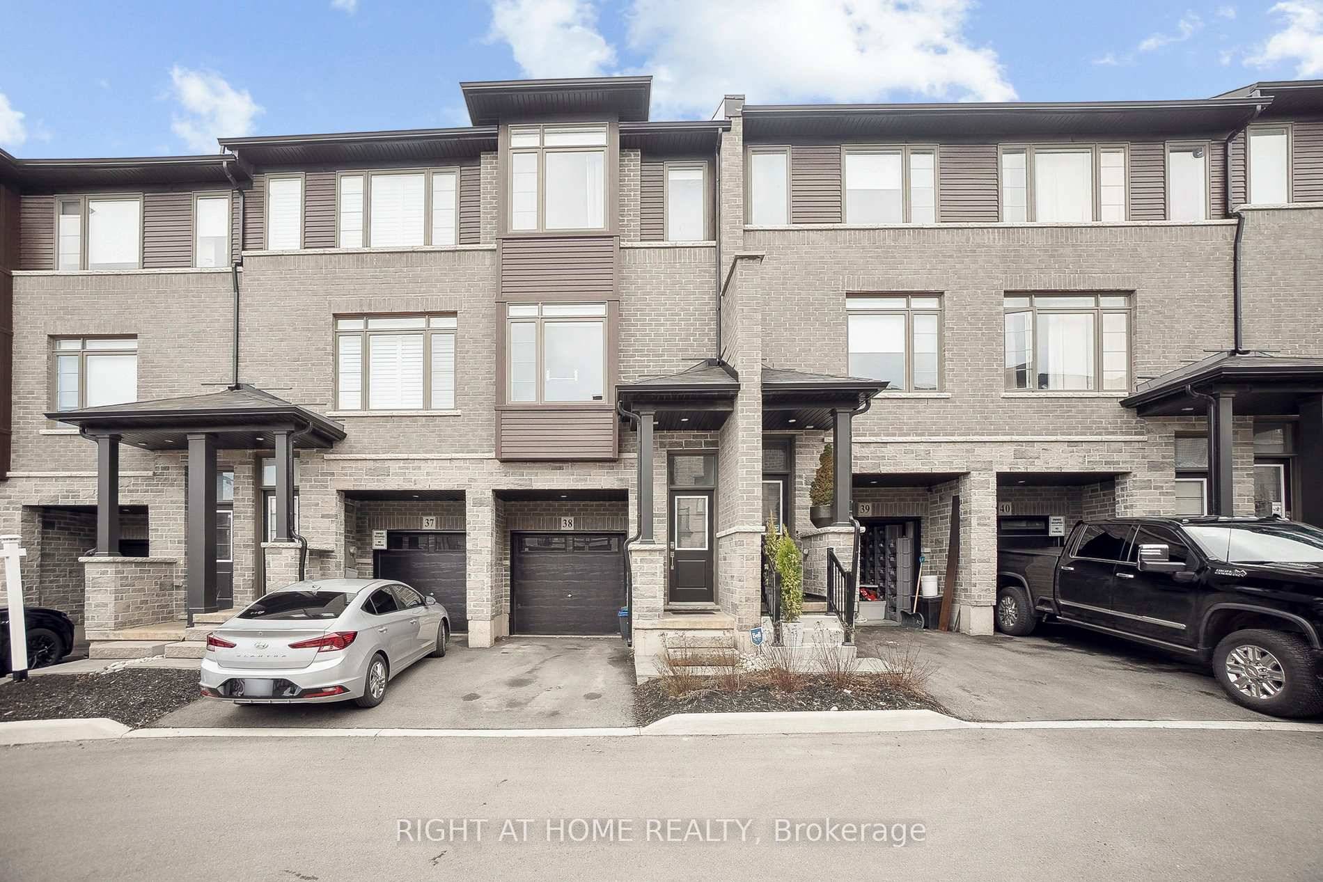 Welcome to this stylish and nearly new townhouse in the heart of Beamsville, offering the perfect blend of modern living and everyday comfort.